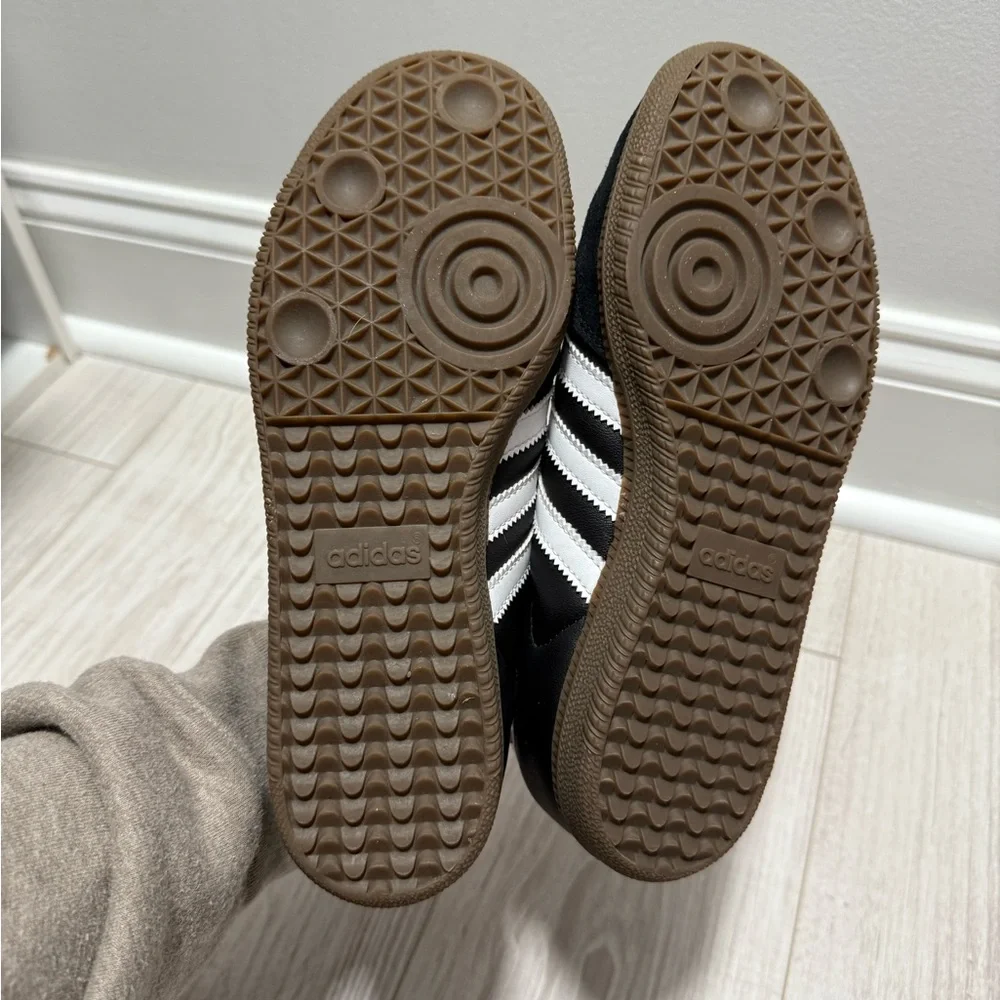 adidas Samba Black and White - Picture 3 of 4